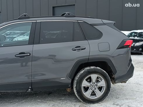 Toyota RAV4 2025 серый - фото 6