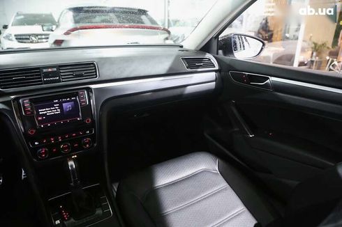 Volkswagen Passat 2018 - фото 15
