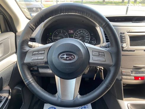 Subaru Legacy Wagon 2012 серебристый - фото 15