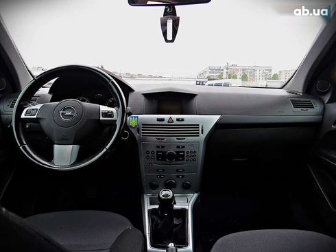 Opel Astra 2011 - фото 13