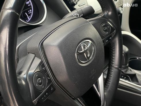 Toyota Camry 2018 черный - фото 16