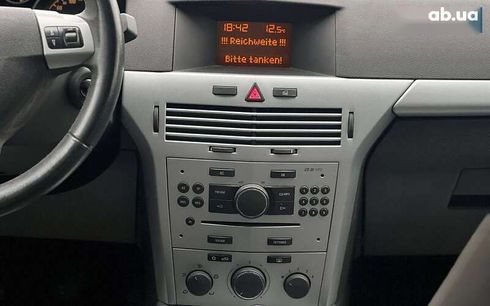 Opel Astra 2009 - фото 17