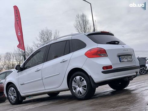 Renault Clio 2012 - фото 18