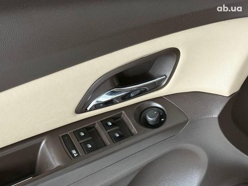 Chevrolet Cruze 2012 белый - фото 8