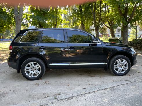 Volkswagen Touareg 2008 черный - фото 7