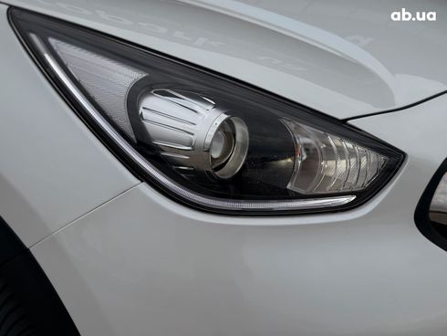 Kia Niro 2019 белый - фото 15