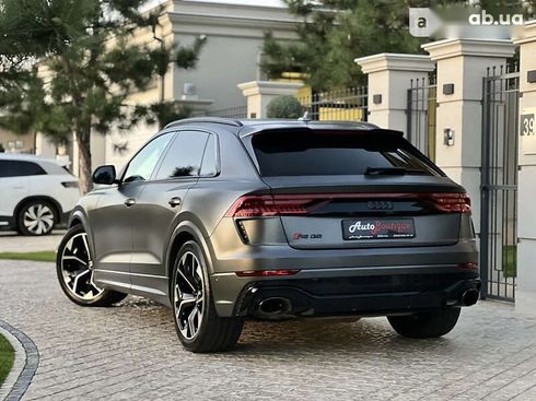 Audi RS Q8 2021 - фото 9