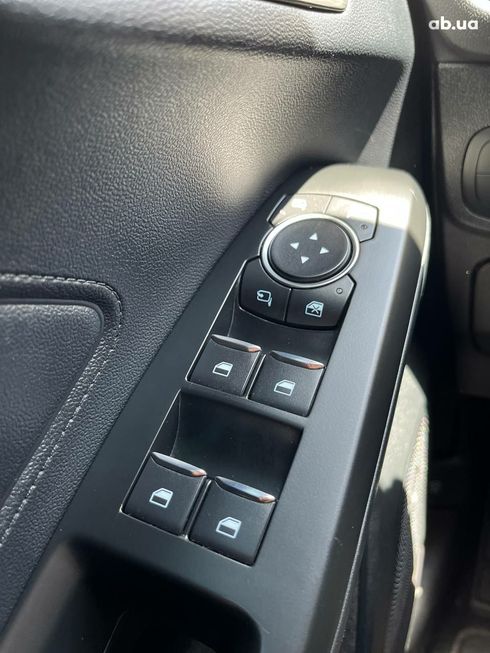 Ford Focus 2019 красный - фото 12