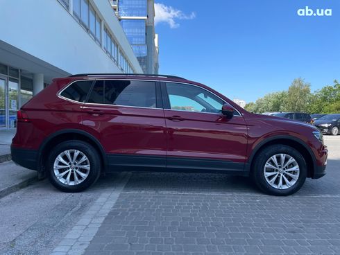 Volkswagen Tiguan 2019 красный - фото 11