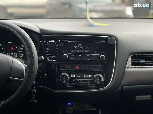 Mitsubishi Outlander 2012 - фото 17
