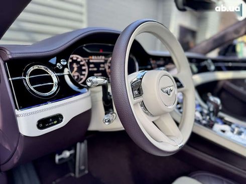 Bentley Continental GT 2022 - фото 20
