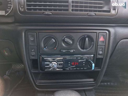 Volkswagen Passat 2001 - фото 16