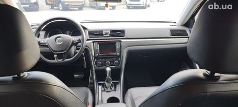 Volkswagen Passat 2018 черный - фото 7