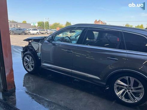 Audi Q7 2020 - фото 9