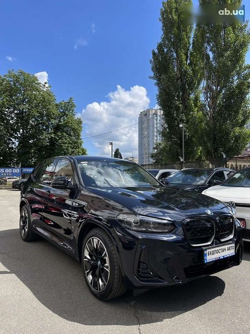 BMW iX3 2025 - фото 4