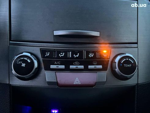 Subaru Legacy 2010 белый - фото 27