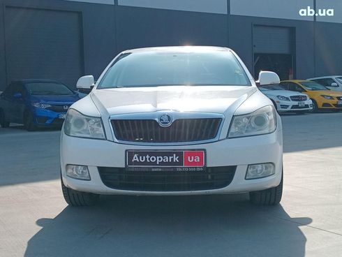 Skoda Octavia 2012 белый - фото 2