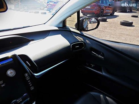 Toyota Prius 2017 - фото 14