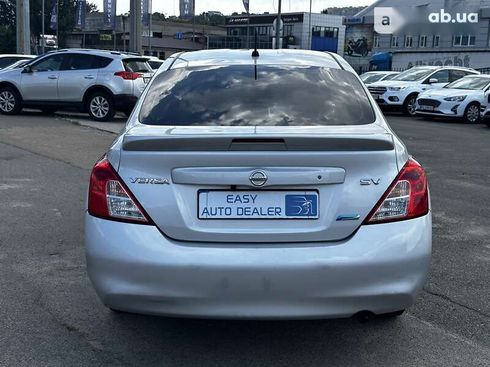 Nissan Versa 2013 - фото 6