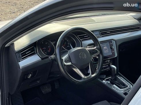 Volkswagen Passat 2021 - фото 17