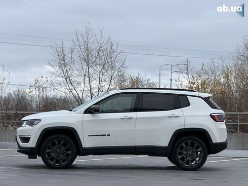 Jeep Compass 2021 - фото 17