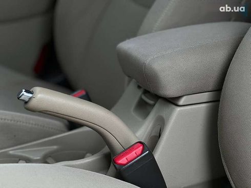 Hyundai Elantra 2009 - фото 24