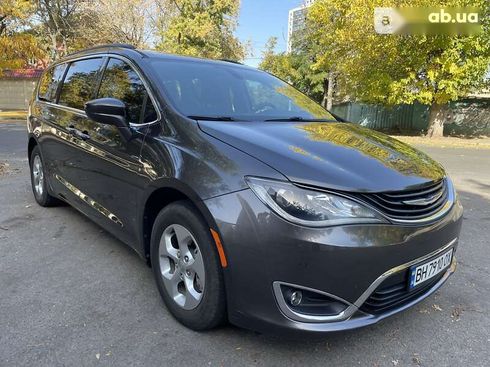 Chrysler Pacifica 2017 - фото 6