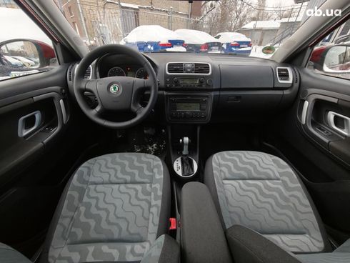 Skoda Fabia 2009 красный - фото 14