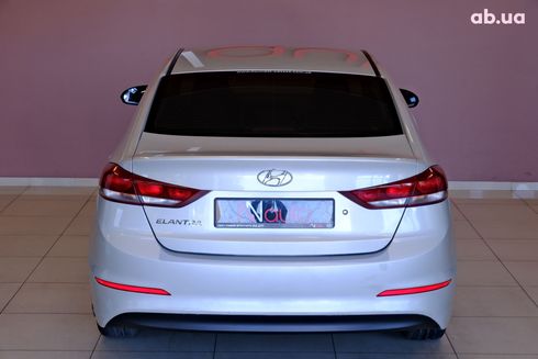 Hyundai Elantra 2018 бежевый - фото 6