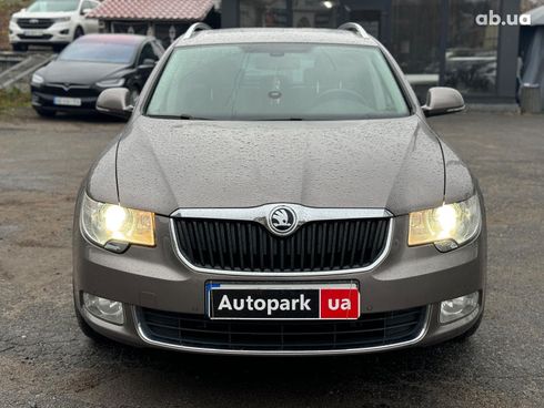 Skoda Superb 2010 фиолетовый - фото 2