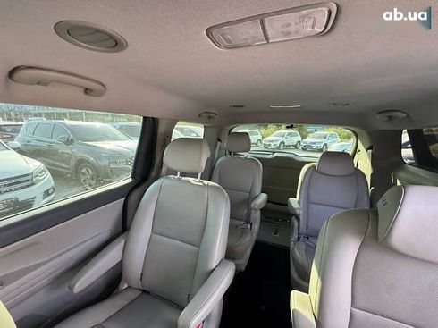 Kia Carnival 2016 - фото 23