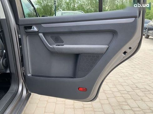 Volkswagen Touran 2011 - фото 30