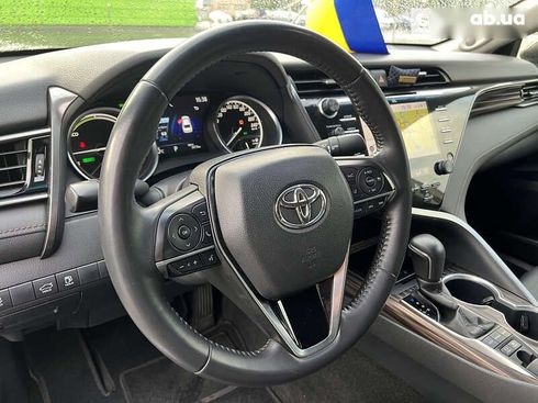 Toyota Camry 2019 - фото 19