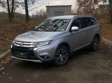 Продажа б/у Mitsubishi Outlander 2015 года - купить на Автобазаре