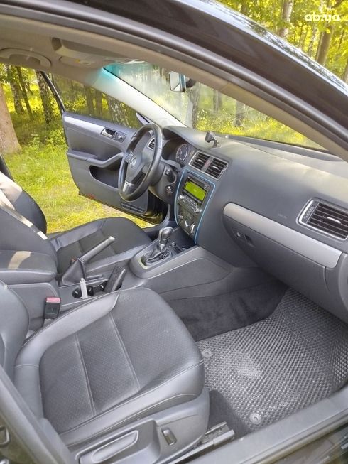 Volkswagen Jetta 2013 черный - фото 15