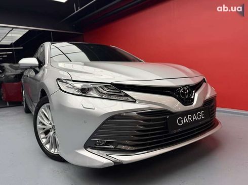 Toyota Camry 2019 - фото 10