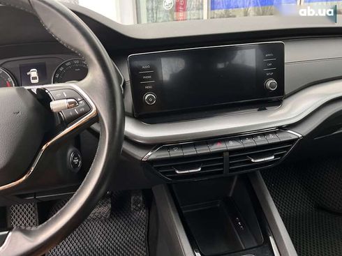 Skoda Octavia 2021 - фото 19