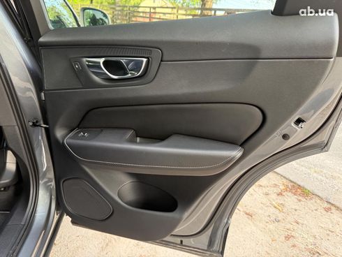 Volvo XC60 2019 серый - фото 29