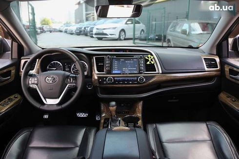 Toyota Highlander 2017 - фото 14