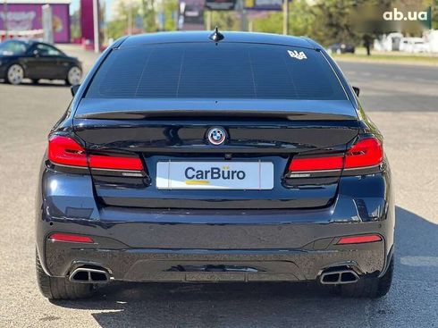 BMW 5 серия 2021 - фото 9