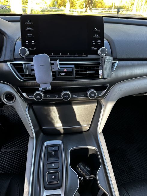 Honda Accord 2018 белый - фото 7