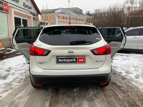Nissan Rogue 2018 белый - фото 18