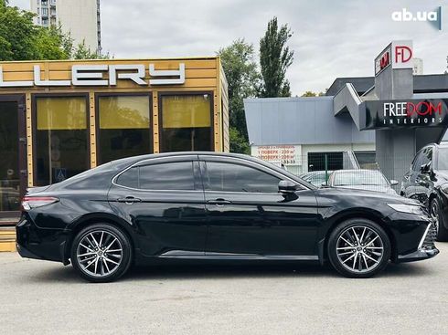 Toyota Camry 2021 - фото 4