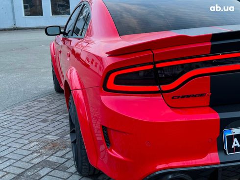 Dodge Charger 2016 красный - фото 11