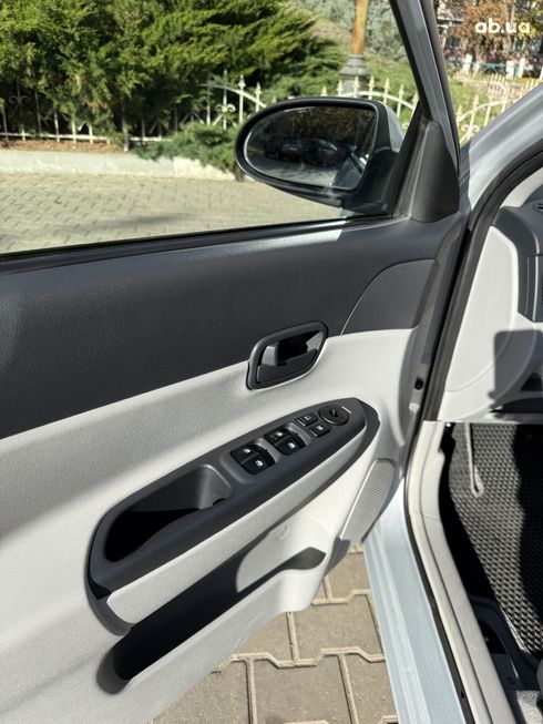 Hyundai Accent 2008 серебристый - фото 15