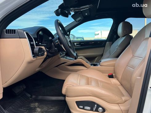 Porsche Cayenne 2021 белый - фото 21