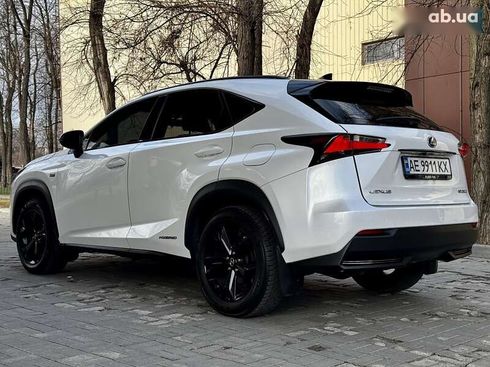 Lexus NX 2016 - фото 18