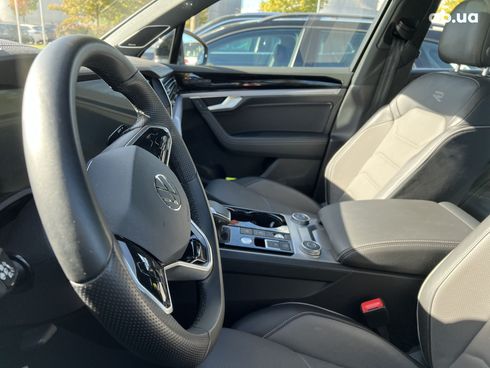 Volkswagen Touareg 2023 - фото 28