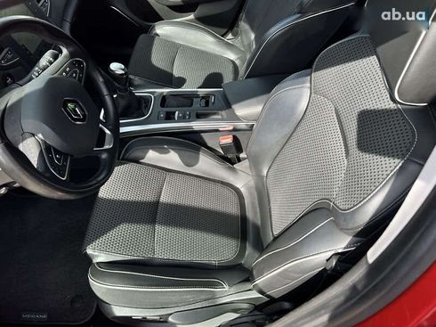 Renault Megane 2017 - фото 30