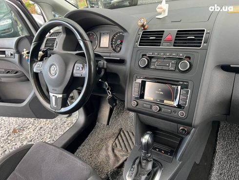 Volkswagen Touran 2012 серый - фото 45